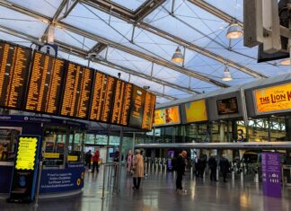 英國5月通脹降至2% 惟服務業升幅遠超央行預期