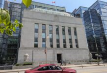 加拿大央行維持利率喺2.25厘不變