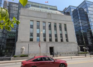 加拿大央行維持利率喺2.25厘不變